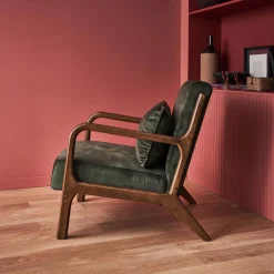 Sillón escandinavo de terciopelo y madera de hevea
