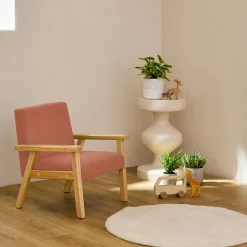Sillón infantil escandinavo de pana y madera de caucho
