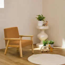 Sillón infantil escandinavo de pana y madera de caucho