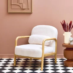 Sillón redondo escandinavo de madera de hevea y tela efecto pelo sintético
