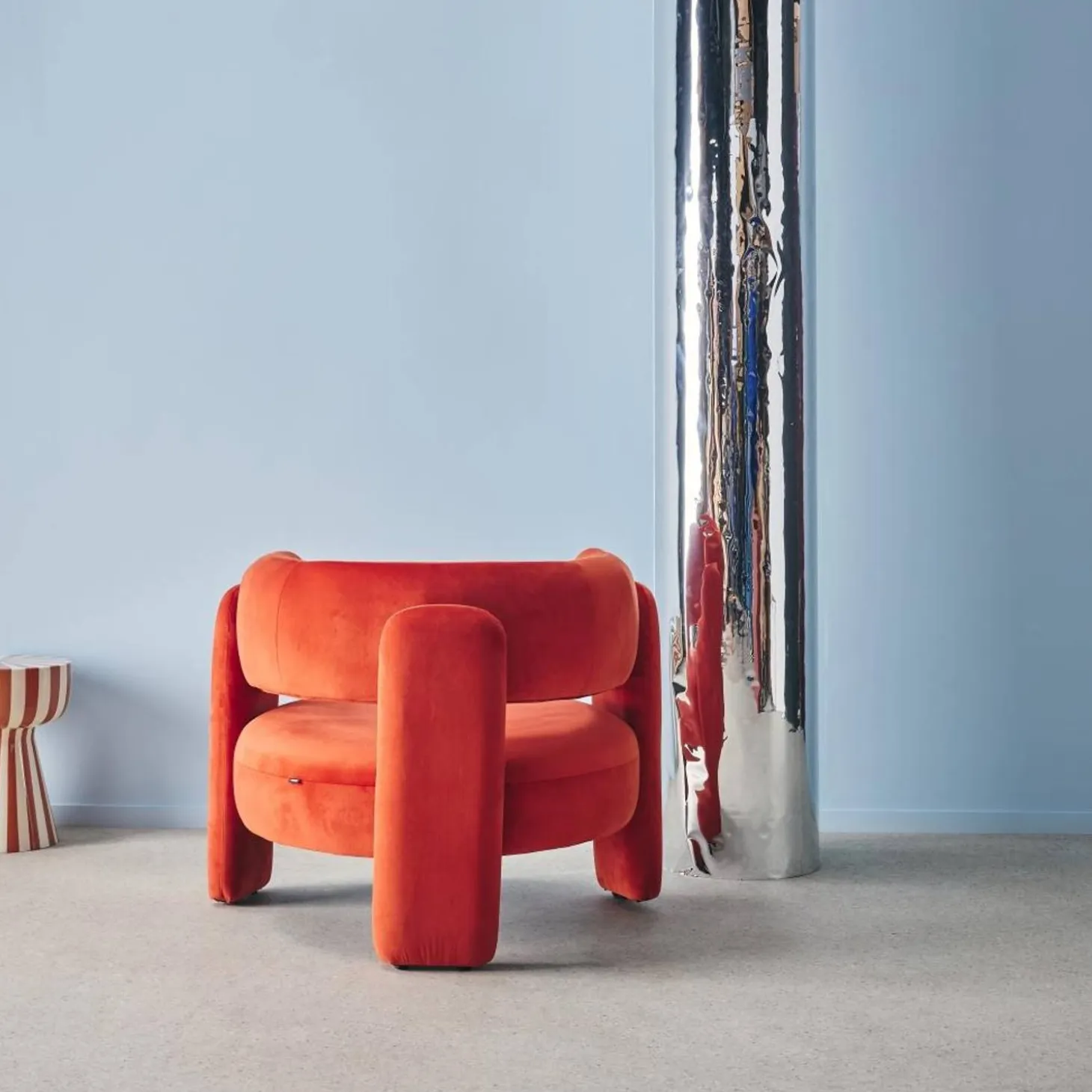 Sillón trípode en terciopelo