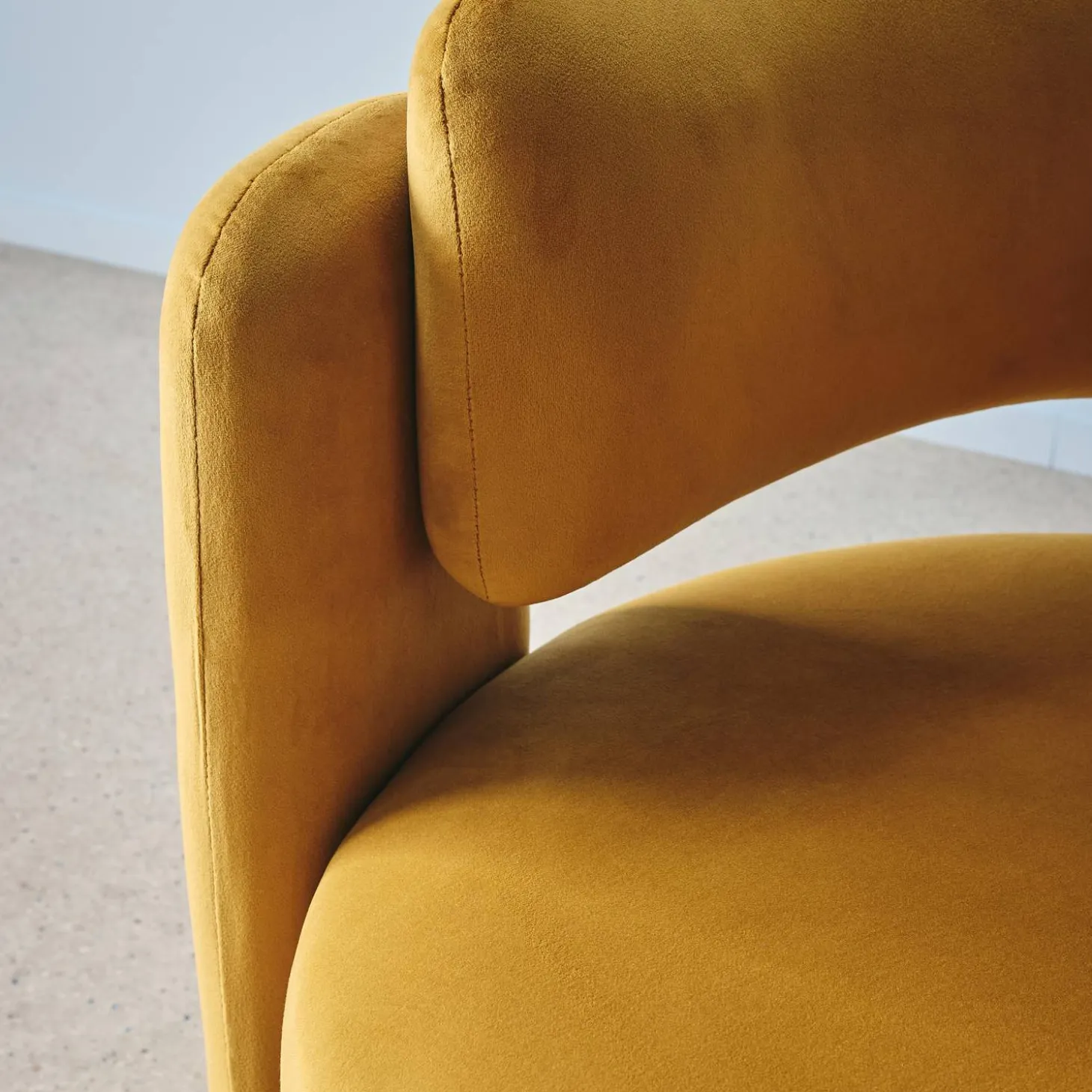 Sillón trípode en terciopelo