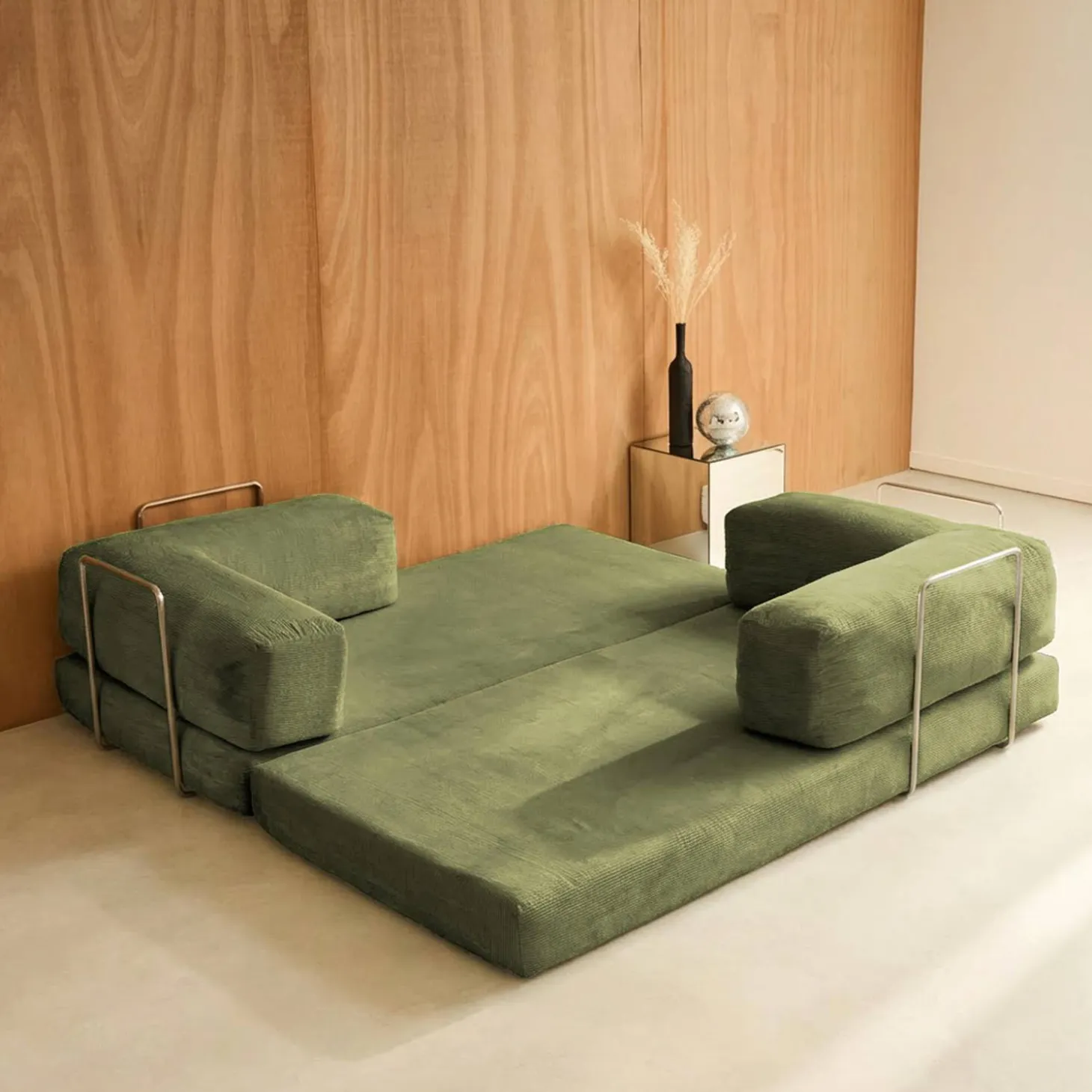 Sofá cama con futón plegable en pana y estructura cromada, 3 plazas