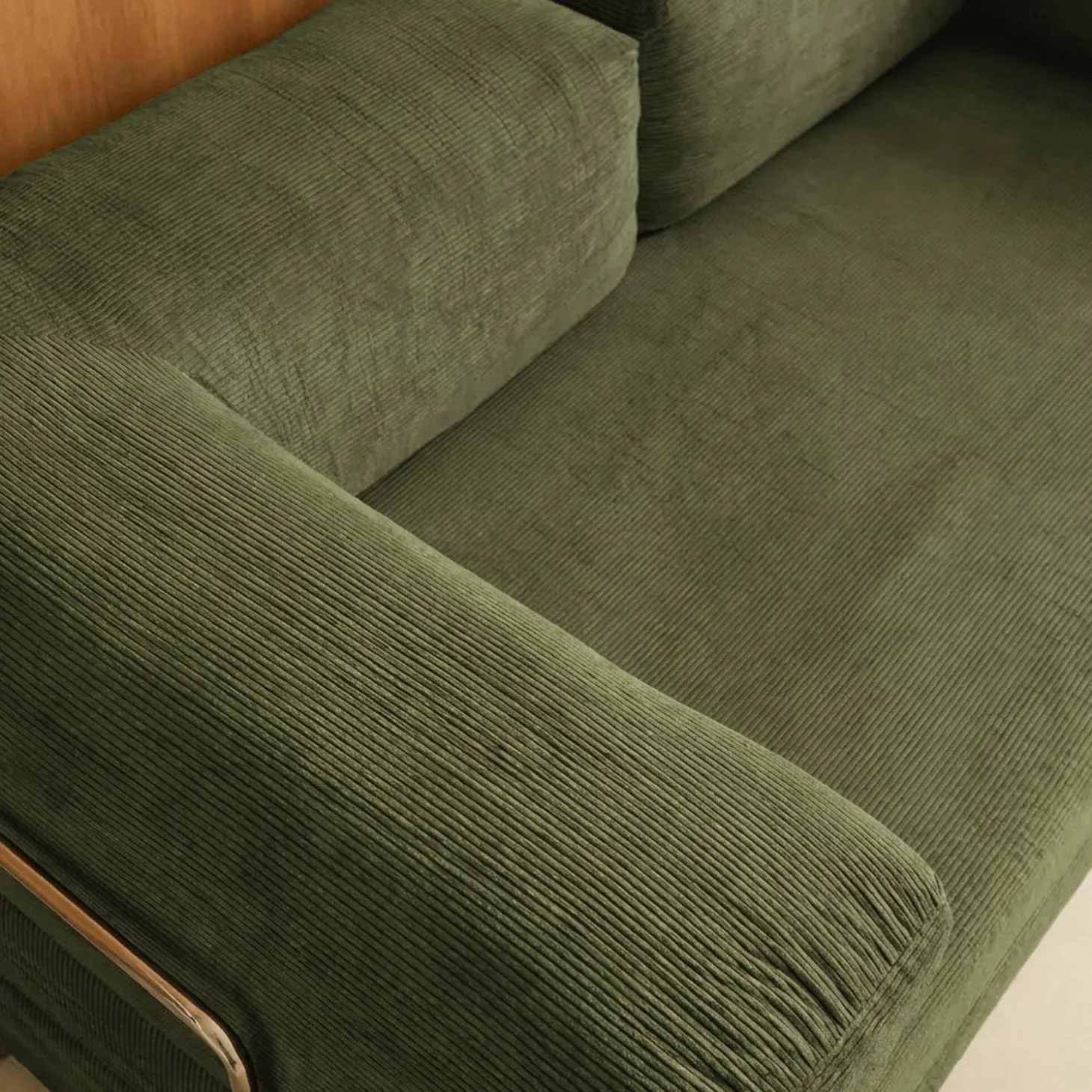 Sofá cama con futón plegable en pana y estructura cromada, 3 plazas
