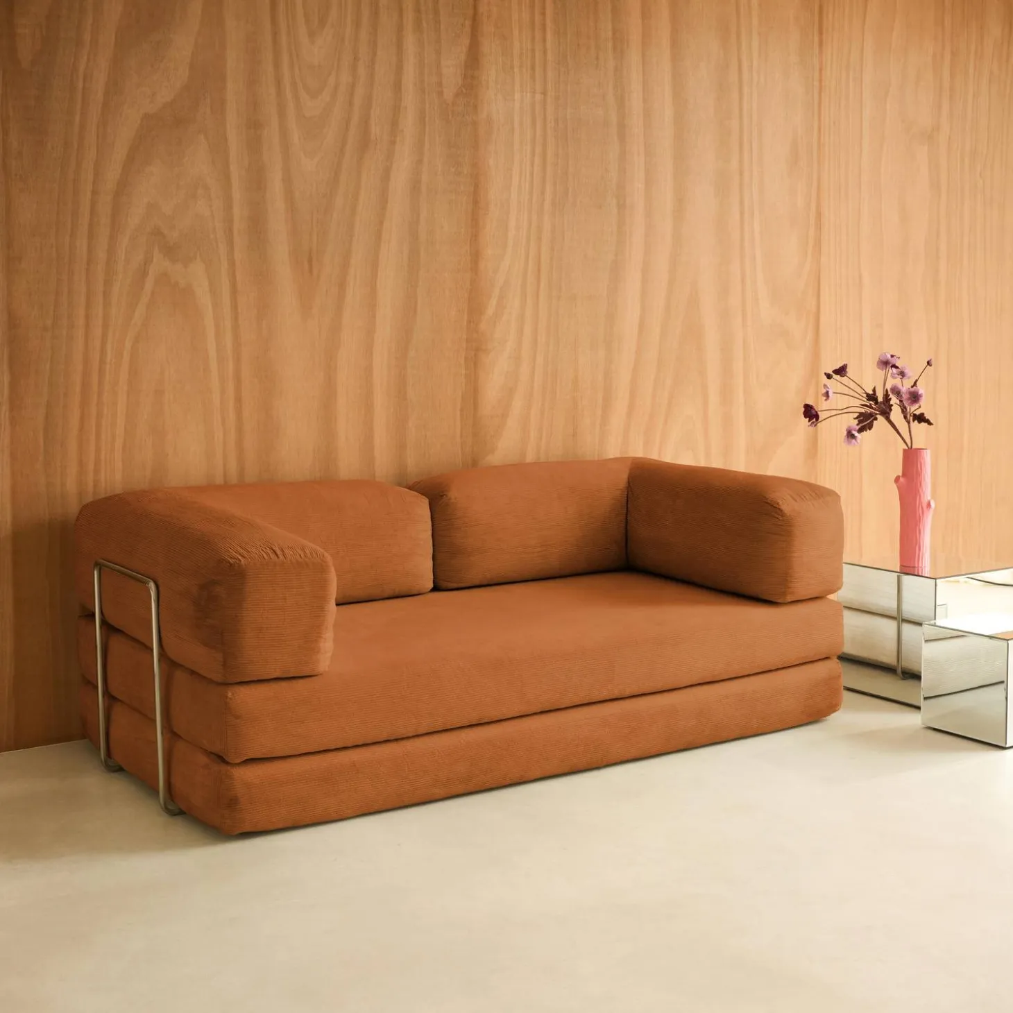 Sofá cama con futón plegable en pana y estructura cromada, 3 plazas