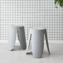Taburete apilable con asiento texturado, set de 2