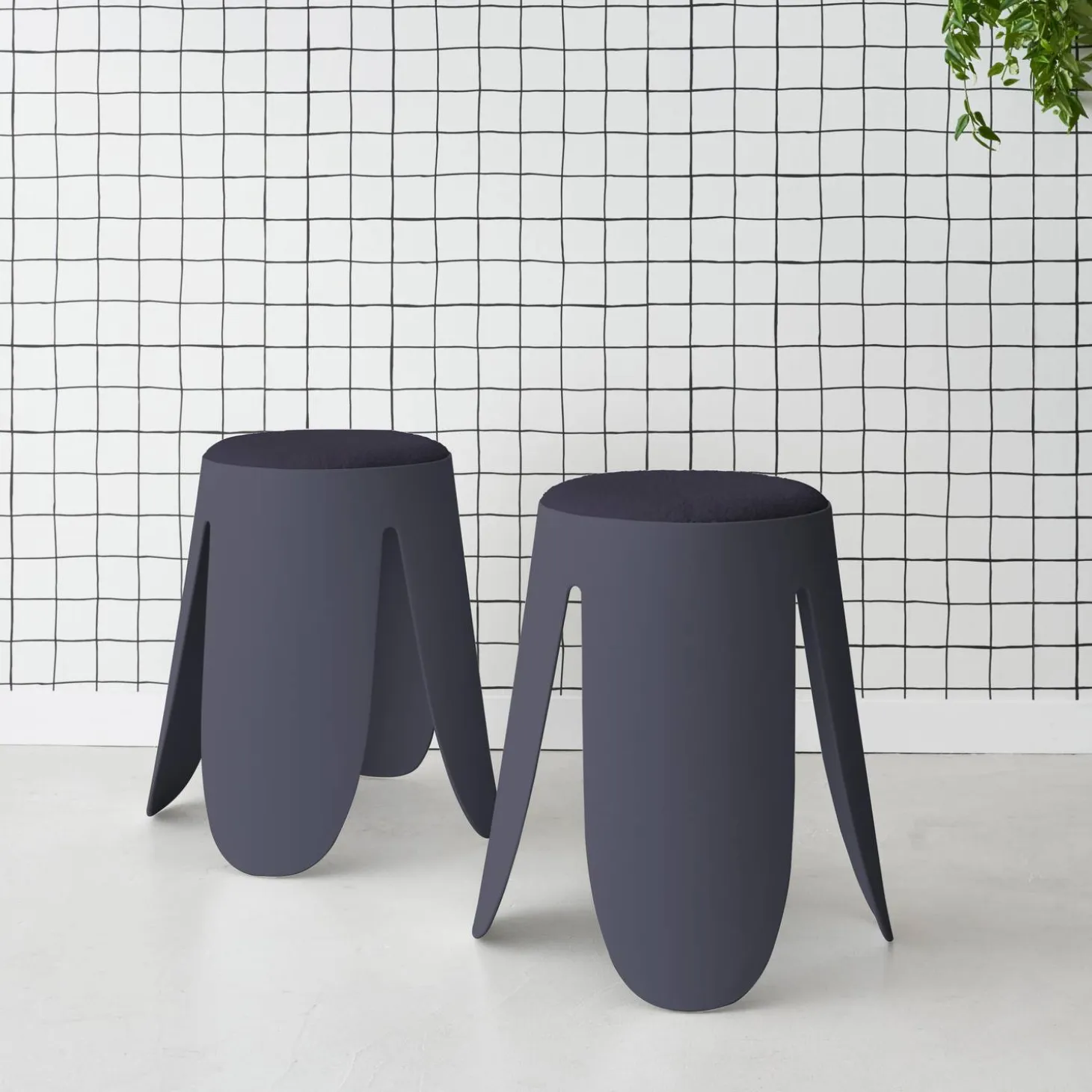 Taburete apilable con asiento texturado, set de 2