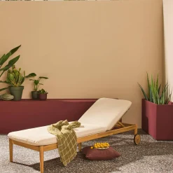 Tumbona de madera de acacia multiposición con ruedas